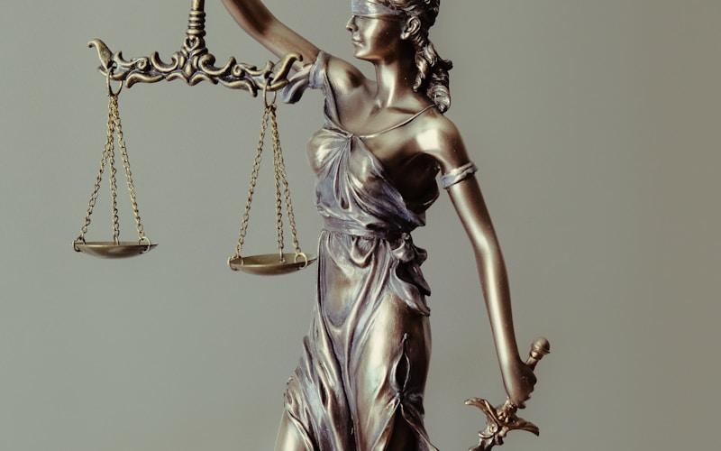 민사 분쟁에서 몰래 녹음과 상대방 휴대폰 촬영의 증거능력 판단 기준